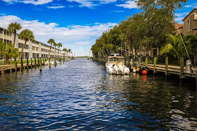 1105 Lake Shore Drive 205, Lake Park, FL 33403