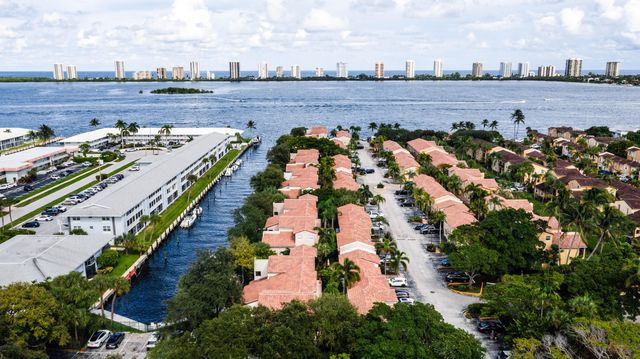1105 Lake Shore Drive 205, Lake Park, FL 33403