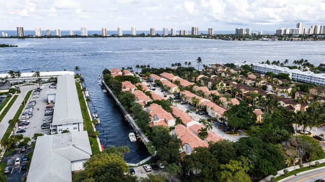 1105 Lake Shore Drive 205, Lake Park, FL 33403