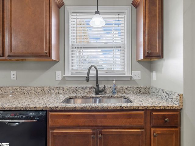 313 Highland Springs Loop, Inman, SC 29349