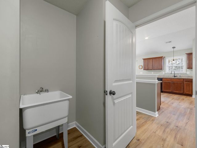 313 Highland Springs Loop, Inman, SC 29349