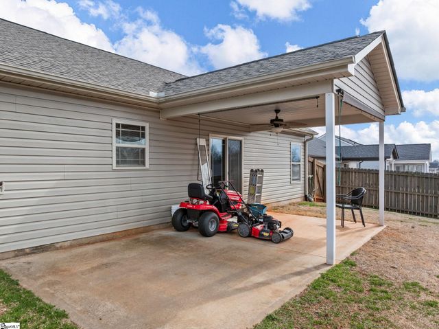 313 Highland Springs Loop, Inman, SC 29349