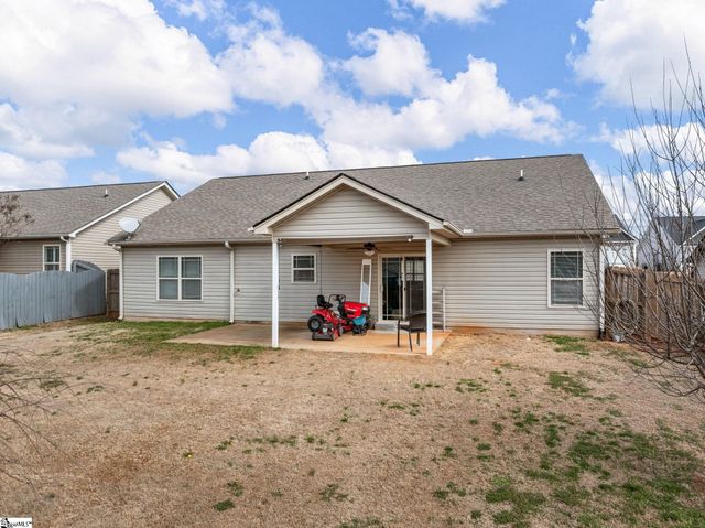 313 Highland Springs Loop, Inman, SC 29349