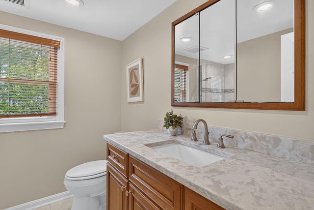 1933 RELDA CT, Falls Church, VA 22043
