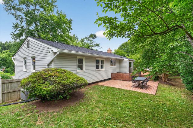 1933 RELDA CT, Falls Church, VA 22043