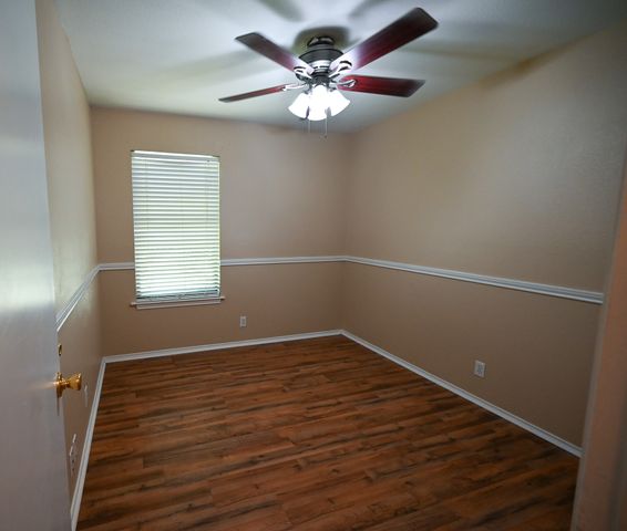209 Brook Circle, Krum, TX 76249