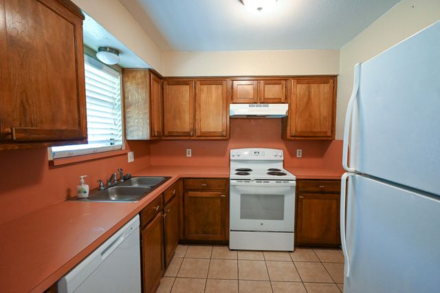 209 Brook Circle, Krum, TX 76249