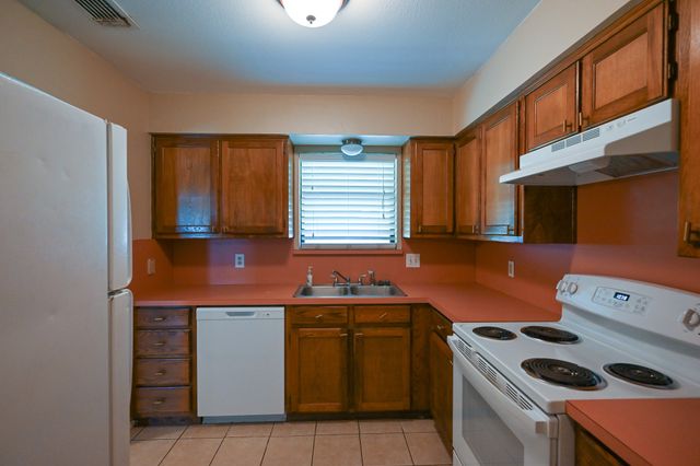 209 Brook Circle, Krum, TX 76249
