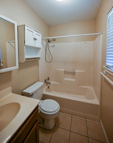 209 Brook Circle, Krum, TX 76249