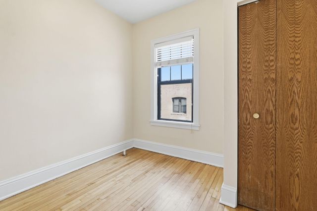 220 E 19th Street 208, Minneapolis, MN 55403