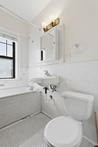 220 E 19th Street 208, Minneapolis, MN 55403