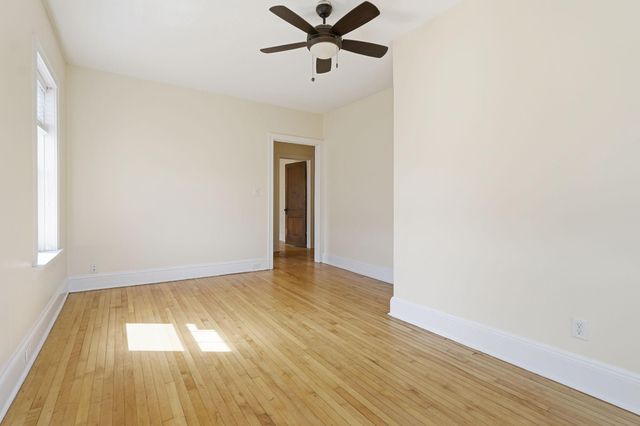 220 E 19th Street 208, Minneapolis, MN 55403