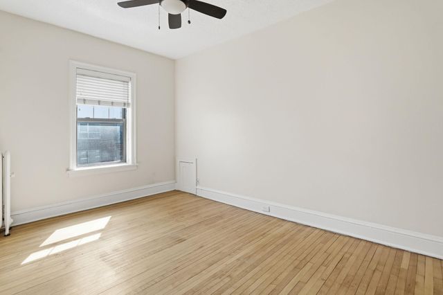 220 E 19th Street 208, Minneapolis, MN 55403