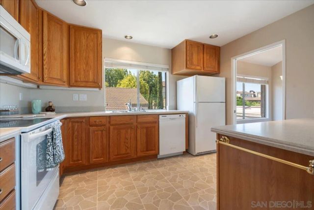 17440 Plaza Otonal, San Diego, CA 92128
