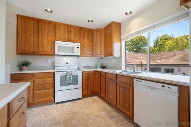 17440 Plaza Otonal, San Diego, CA 92128