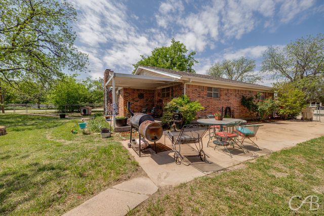 489 Main Street, Lawn, TX 79530