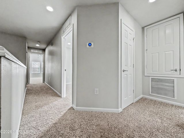 6908 ROUNDLEAF Drive, Jacksonville, FL 32258