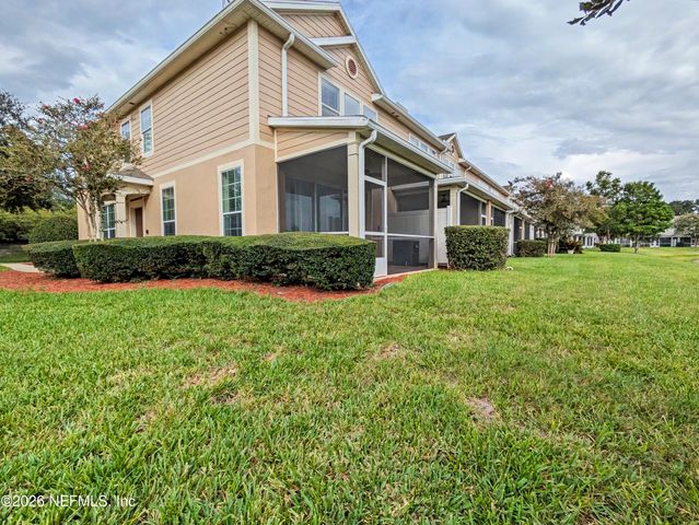 6908 ROUNDLEAF Drive, Jacksonville, FL 32258