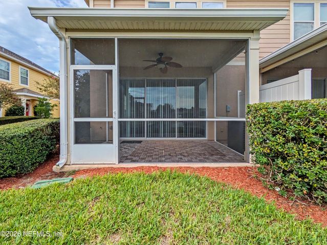 6908 ROUNDLEAF Drive, Jacksonville, FL 32258