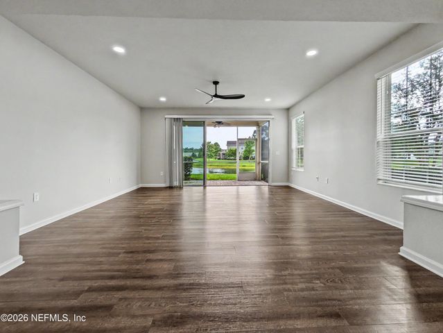 6908 ROUNDLEAF Drive, Jacksonville, FL 32258