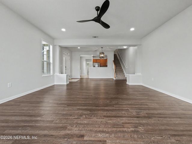 6908 ROUNDLEAF Drive, Jacksonville, FL 32258
