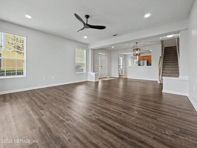 6908 ROUNDLEAF Drive, Jacksonville, FL 32258