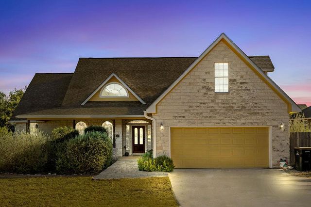 11 Elmwood CIR, Wimberley, TX 78676