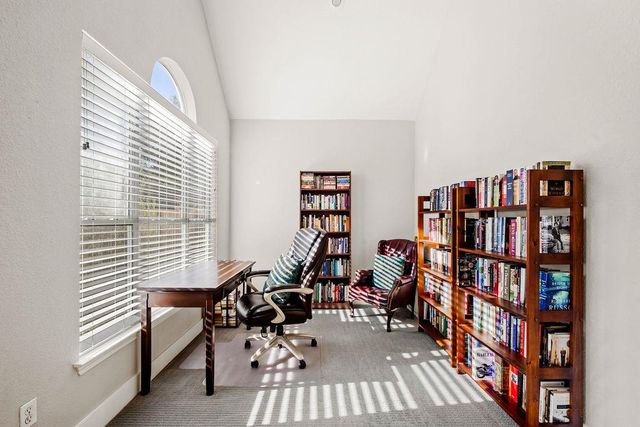 11 Elmwood CIR, Wimberley, TX 78676