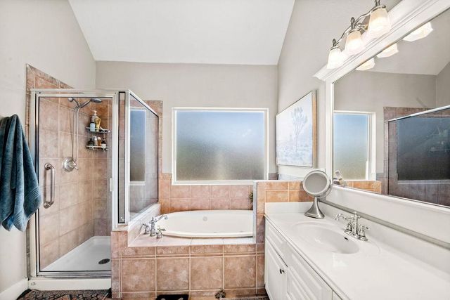 11 Elmwood CIR, Wimberley, TX 78676