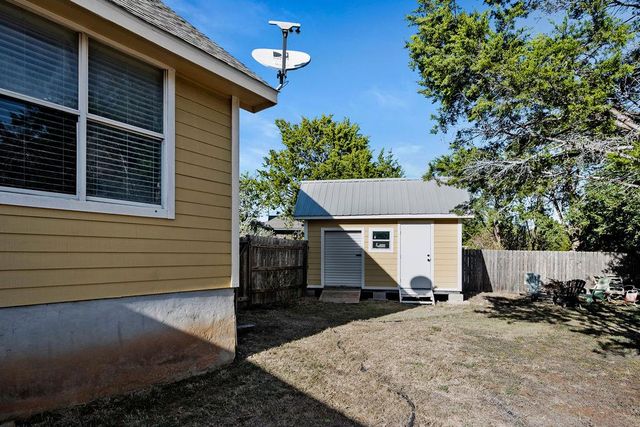 11 Elmwood CIR, Wimberley, TX 78676