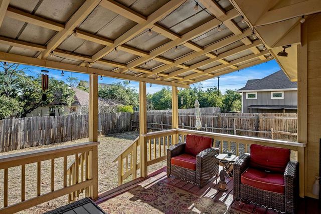 11 Elmwood CIR, Wimberley, TX 78676