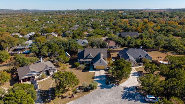 11 Elmwood CIR, Wimberley, TX 78676