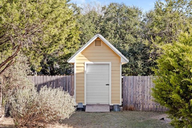 11 Elmwood CIR, Wimberley, TX 78676