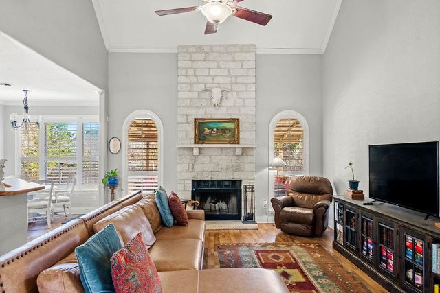 11 Elmwood CIR, Wimberley, TX 78676