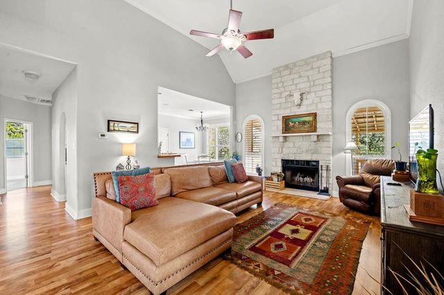 11 Elmwood CIR, Wimberley, TX 78676