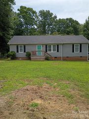 5912 McGregor Drive, Mint Hill, NC 28227