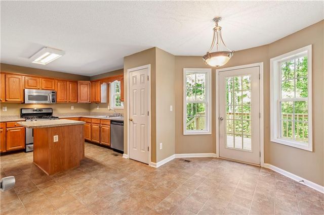 178 Hunters Mill Drive, Hiram, GA 30141