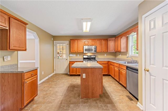 178 Hunters Mill Drive, Hiram, GA 30141