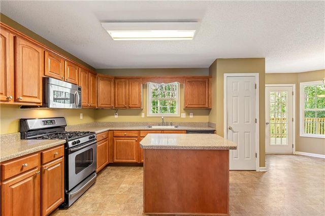178 Hunters Mill Drive, Hiram, GA 30141