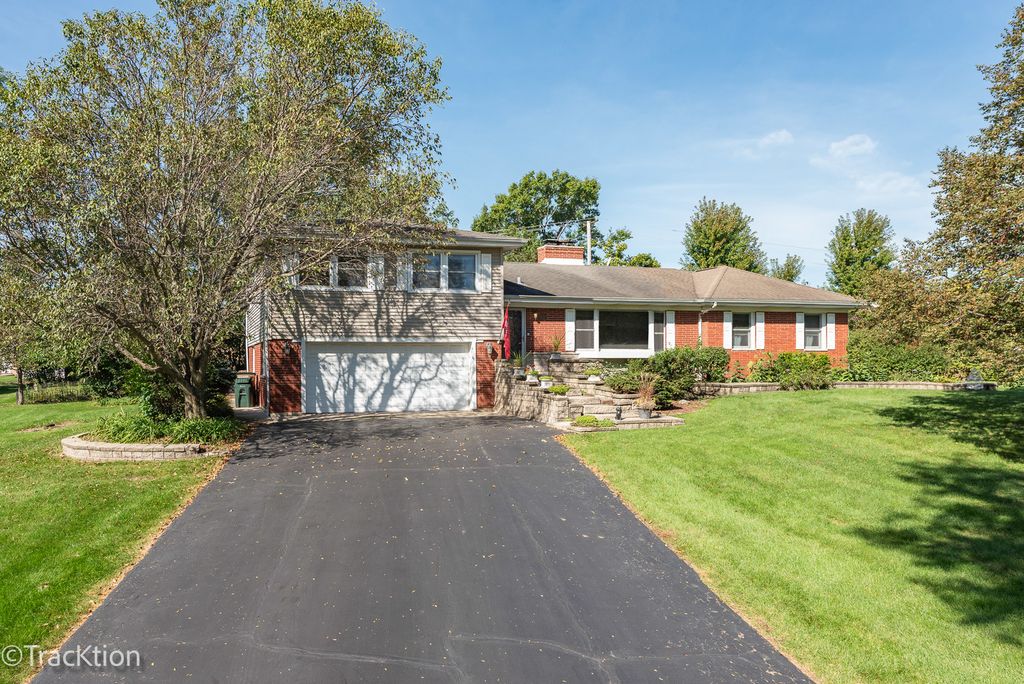 8102 Tennessee Avenue, Willowbrook, IL 60527 — exterior