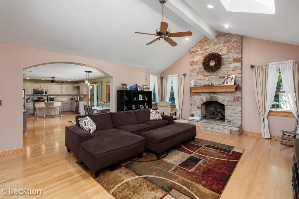 8102 Tennessee Avenue, Willowbrook, IL 60527 — photo 4
