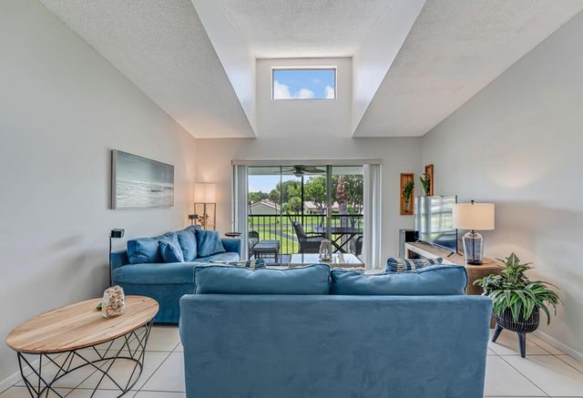 1112 Green Pine Boulevard G3, West Palm Beach, FL 33409
