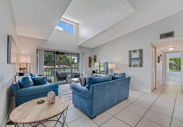 1112 Green Pine Boulevard G3, West Palm Beach, FL 33409