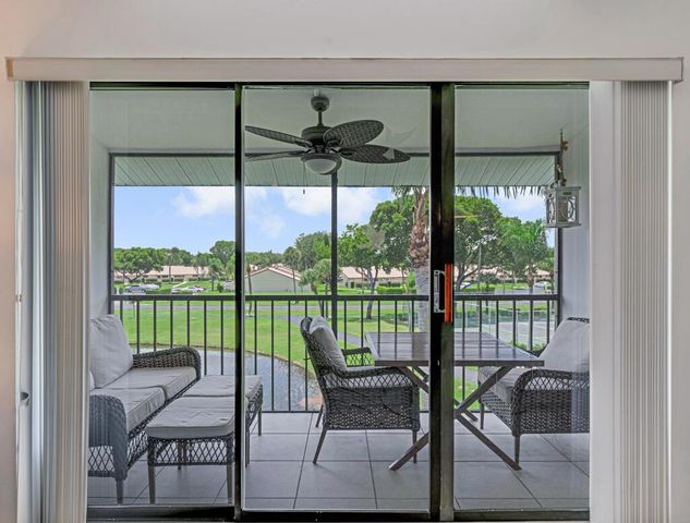 1112 Green Pine Boulevard G3, West Palm Beach, FL 33409