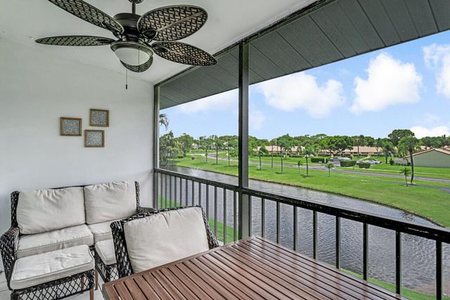 1112 Green Pine Boulevard G3, West Palm Beach, FL 33409