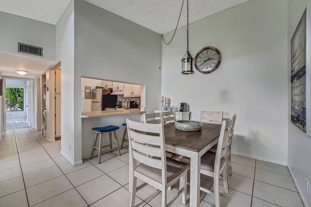1112 Green Pine Boulevard G3, West Palm Beach, FL 33409