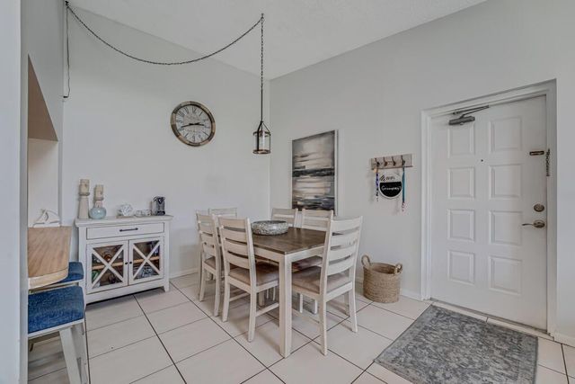 1112 Green Pine Boulevard G3, West Palm Beach, FL 33409