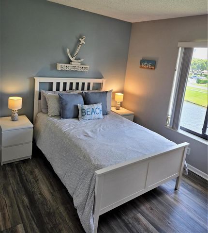 1112 Green Pine Boulevard G3, West Palm Beach, FL 33409