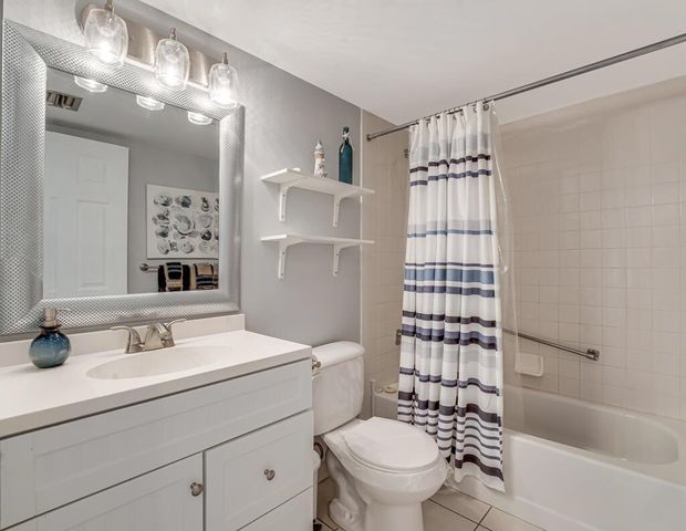 1112 Green Pine Boulevard G3, West Palm Beach, FL 33409