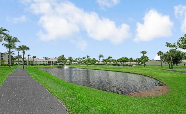 1112 Green Pine Boulevard G3, West Palm Beach, FL 33409